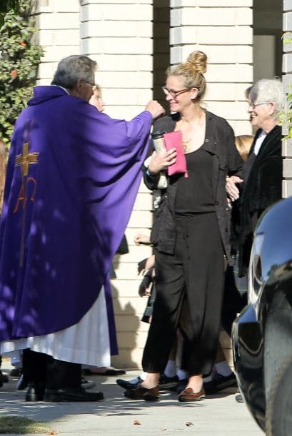 Julia llevó a Betty Lou Motes, su madre, a escuchar la palabra del Señor, en mayo de 2014.