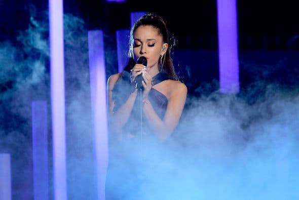 La joven cantó 'Just a little beat of your heart'.