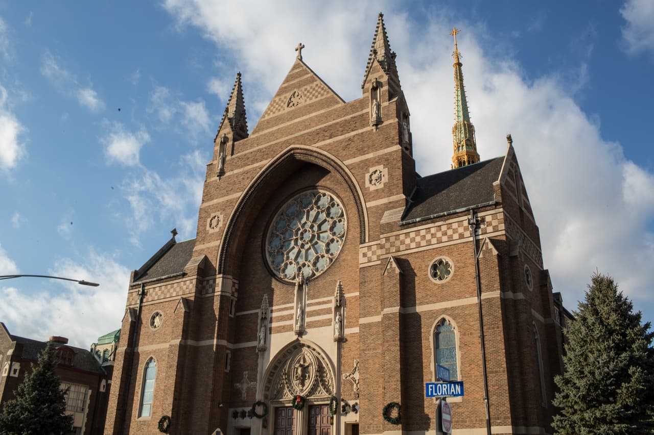 La majestuosa iglesia de estilo gótico inglés de San Florián ganó un premio en 1929 de la revista 'American Architect'