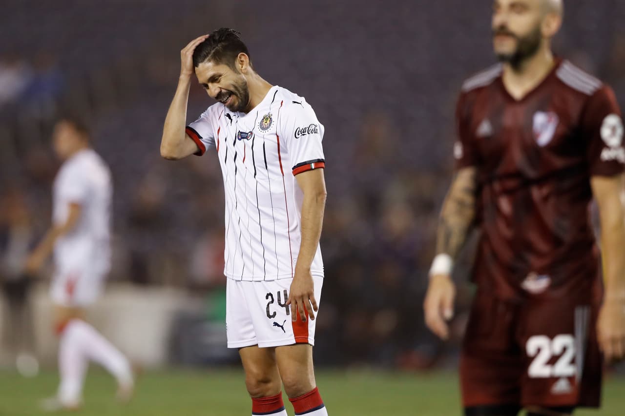 Banca de oro: Peralta y Gallito son los que más ganan en Chivas