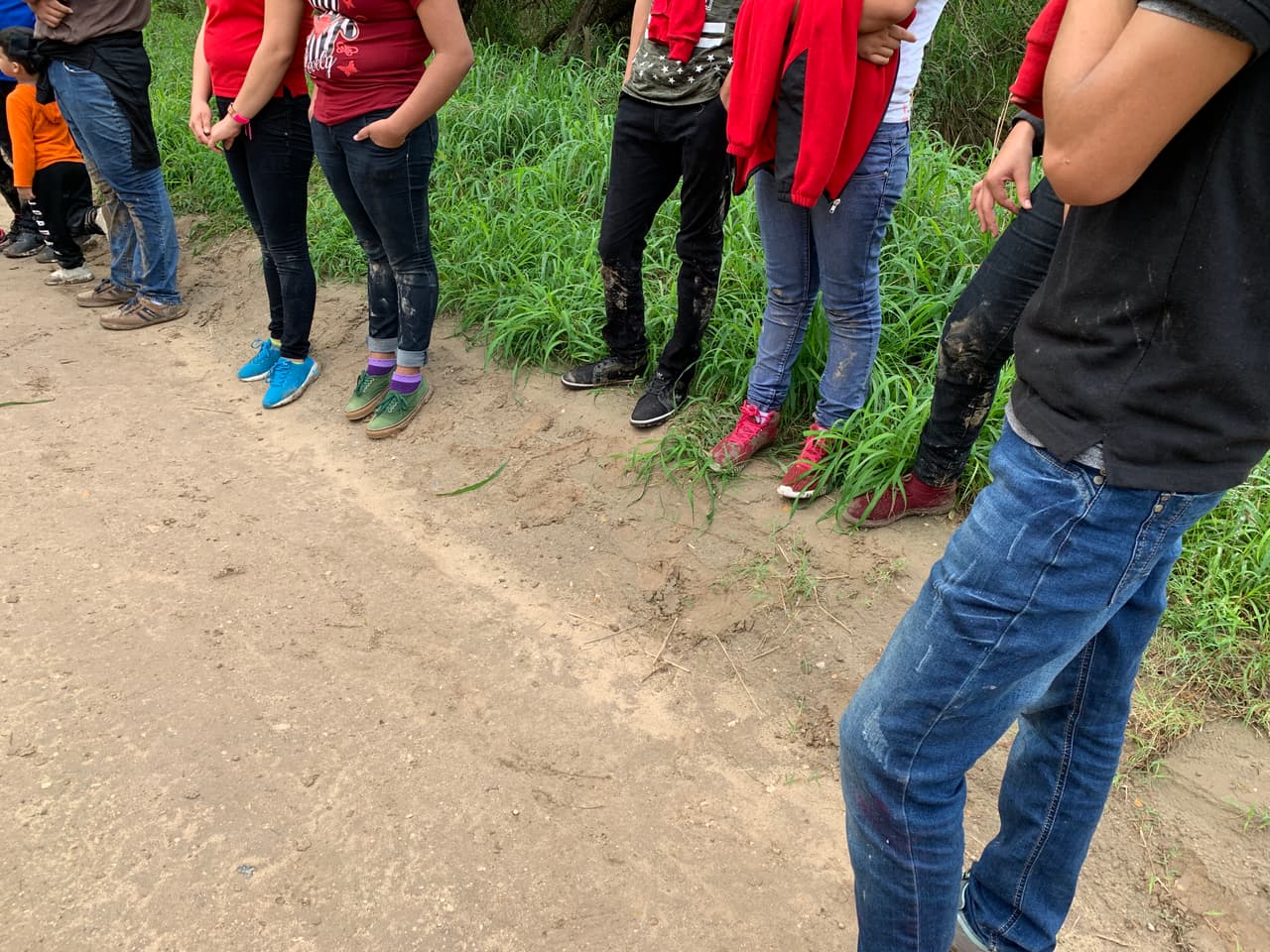 Estos son menores que han llegado sin la compañía de un adulto a la frontera.