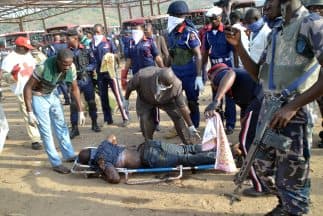La primera explosión ocurrió alrededor de las 3 de la tarde (hora local) y la segunda a las 3.30, cuando la gente se había reunido para ayudar a las víctimas