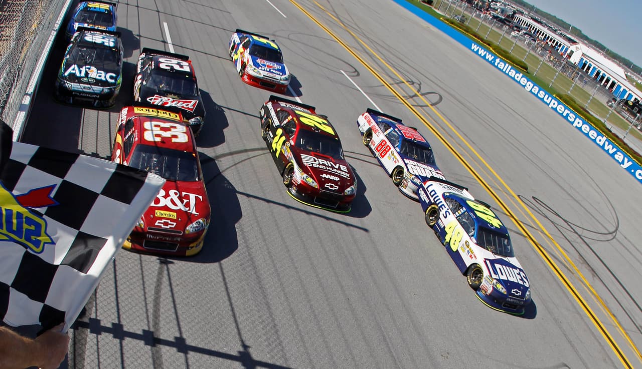 Subastan un bólido de Dale Earnhardt, para ayudar en pandemia