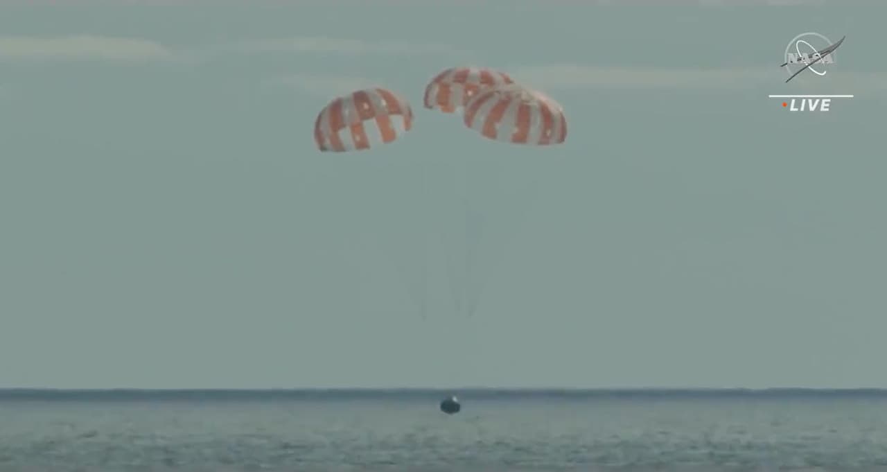 Orión regresa a la Tierra tras más de 20 días orbitando la Luna, parte de la misión Artemis I de la NASA