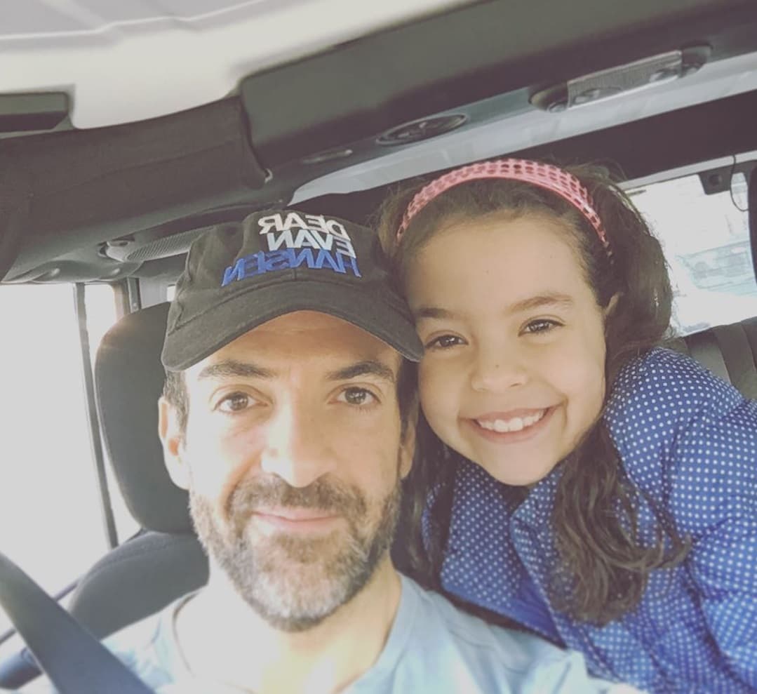 María fue compañera de Nina y Mia Rubín en el teatro.