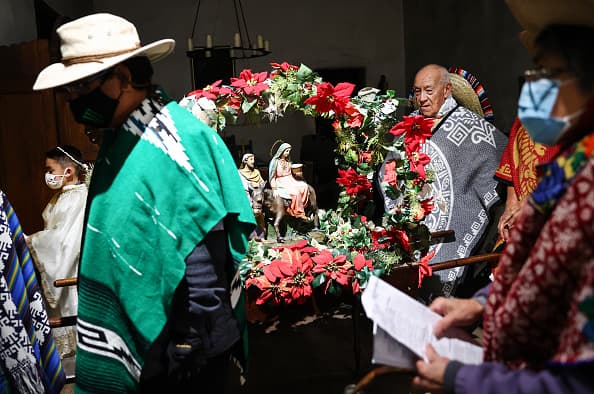 La tradicional celebración se llevó a cabo en medio de un preocupante aumento de casos de coronavirus en Los Ángeles.