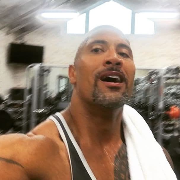 No cabe duda de que Dwayne Johnson es un galanazo.