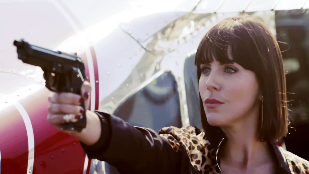 En otro importante viaje a Colombia, 
<b><a href="http://www.univision.com/series/la-piloto/zulima-le-confeso-a-yolanda-su-odio-y-traiciones-video">Zulima le confesó su odio y estuvo a un paso de asesinarla</a></b>.