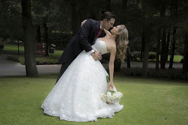 A inicios del 2017 
<a href="https://www.univision.com/programas/super-momentos-de-novela/ingrid-martz-celebra-boda-chamanica-con-rodrigo-luque-fotos"><b>Ingrid Martz </b>y<b> Rodrigo Luque</b> <b>unieron sus vidas ante Dios</b></a>.