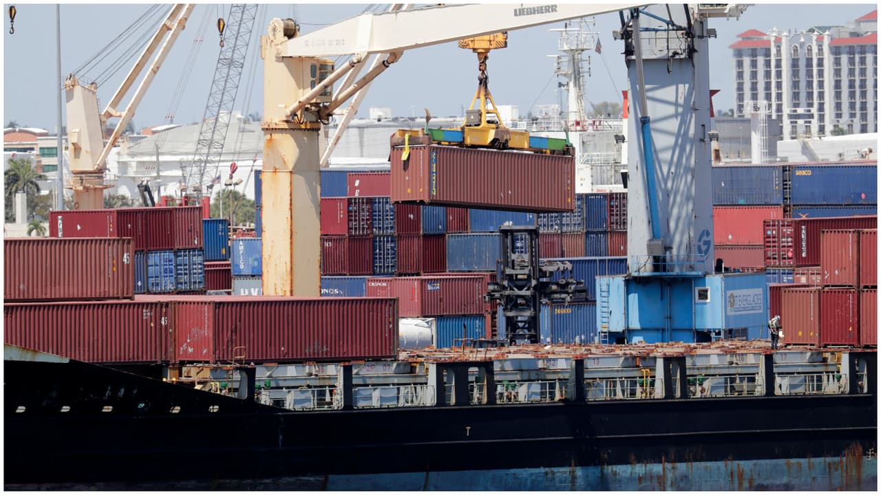 CBP incauta más de $1 millón en perfumes falsificados en el puerto de Fort Lauderdale