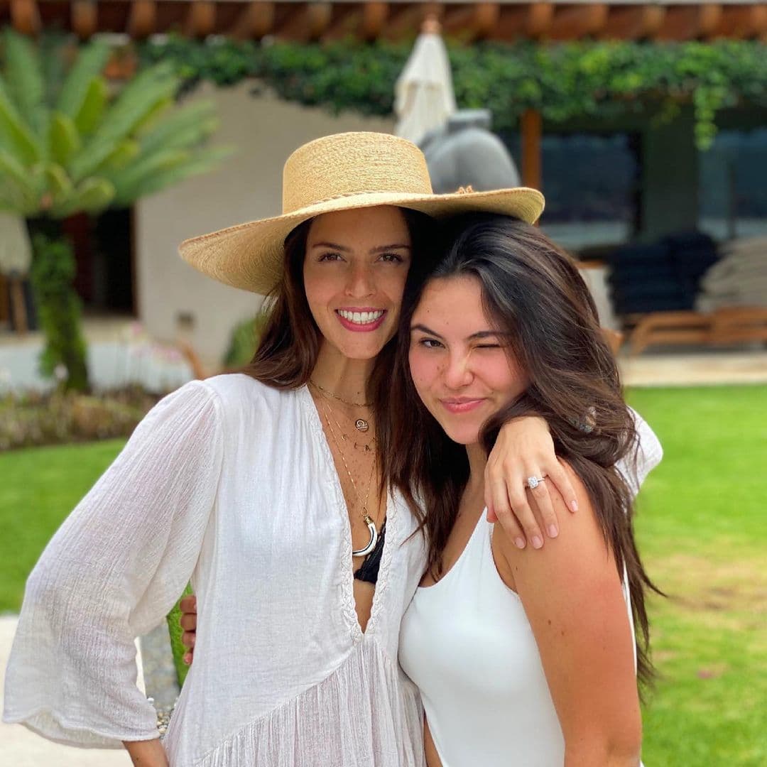 La actriz mexicana y Alexandra se han mostrado muy cercanas, por lo que no tardó en repostear la imagen en su perfil social y devolverle la muestra de cariño.