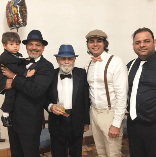 Todos visitieron de acorde a la ocasión. Los chicos de la casa se veían muy elegantes.