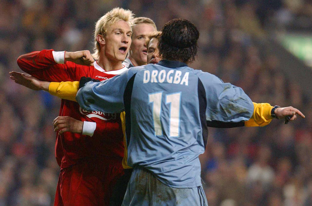 A pesar de tener mucho caracter, Drogba es un ejemplo en comportamiento. En su 17 años de carrera lo expulsaron apenas tres veces.