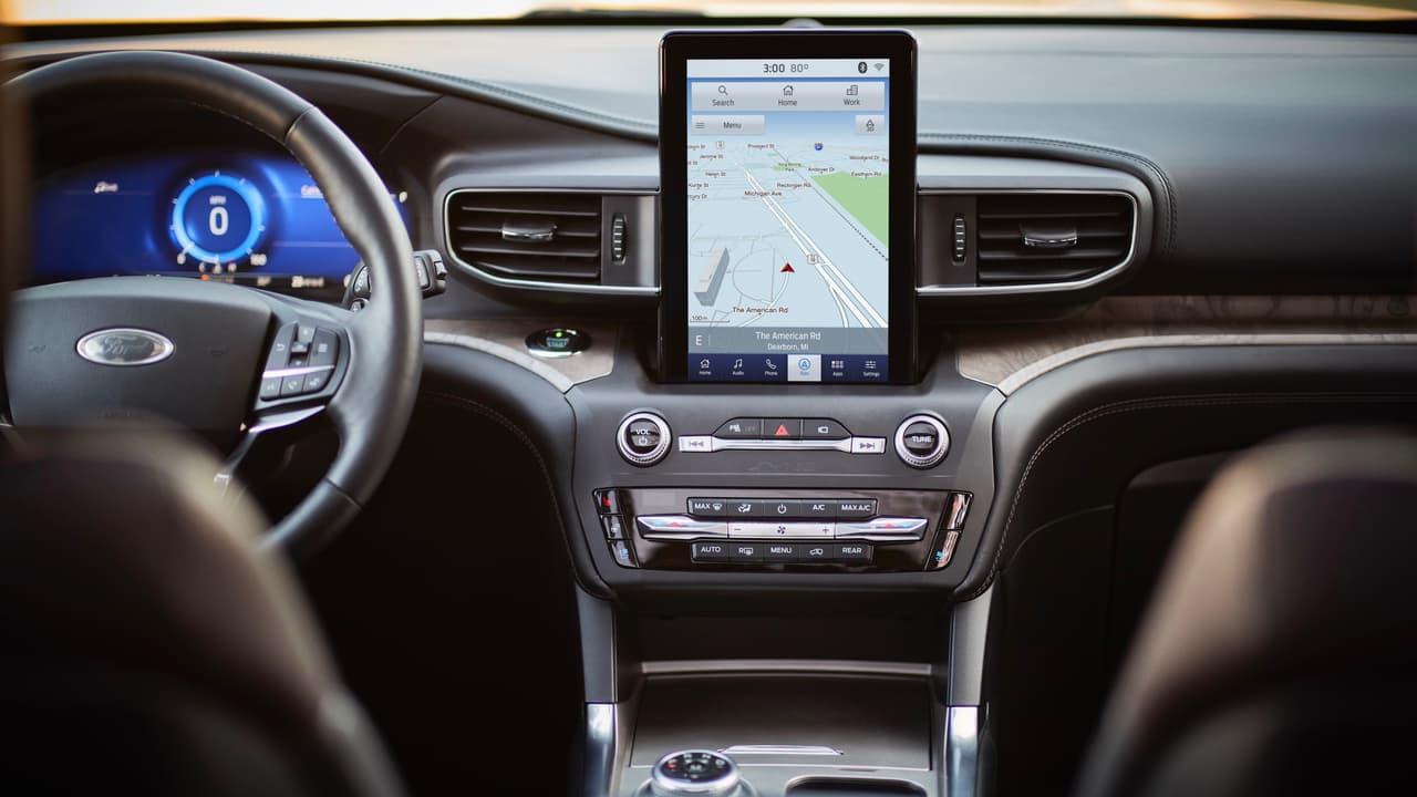 Esta enorme pantalla sensible al tacto de 
<b>10.1 pulgadas</b> es ofrecida como una opción para la Ford Explorer 2020. La unidad regular es equipamiento estándar para todos los modelos. Ya no habrán modelos sin pantallas sensibles al tacto.