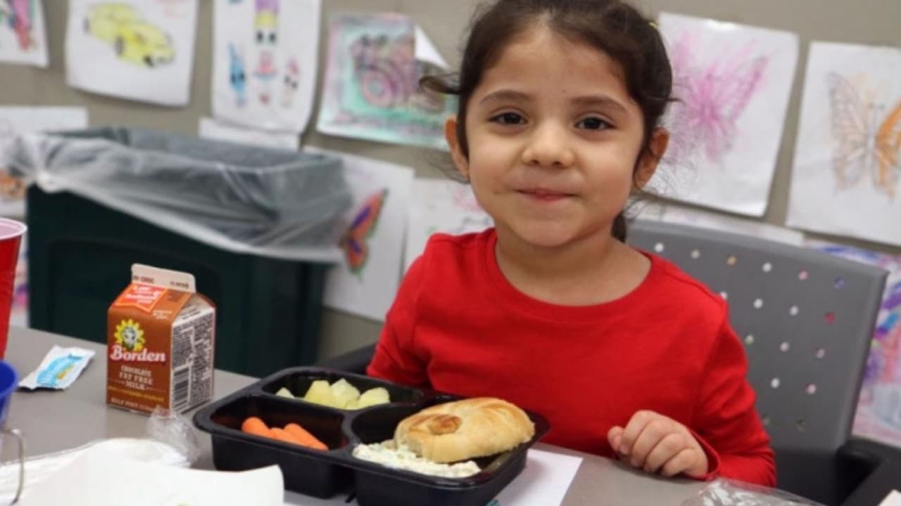 Estos son los lugares en Austin donde se repartirá comida gratis para niños durante el verano