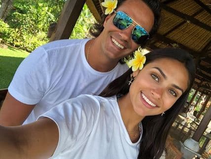 Durante la segunda fase de su noviazgo, se dejaron ver juntos en diversos momentos, como unas 
<b><a href="https://www.univision.com/famosos/renata-notni-y-su-novio-derrochan-amor-en-la-playa-fotos" target="_blank">vacaciones que se tomaron en Acapulco</a></b> en noviembre pasado. 
<br>
