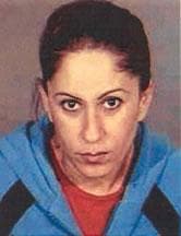 <h3 class="cms-H3-H3">Esther Carvajal</h3>
<br>
<br>La DEA considera a esta mujer de 54 años como armada y peligrosa, además de señalar que cuenta 
<b>con varios tatuajes en distintas partes del cuerpo. </b>
<br>
<br>Carvajal es buscada por 
<b><a href="https://www.dea.gov/fugitives/esther-carvajal" target="_blank">diversas violaciones federales</a></b> y su último domicilio conocido está en Roseda, California. 
<br>
<br>
<br>