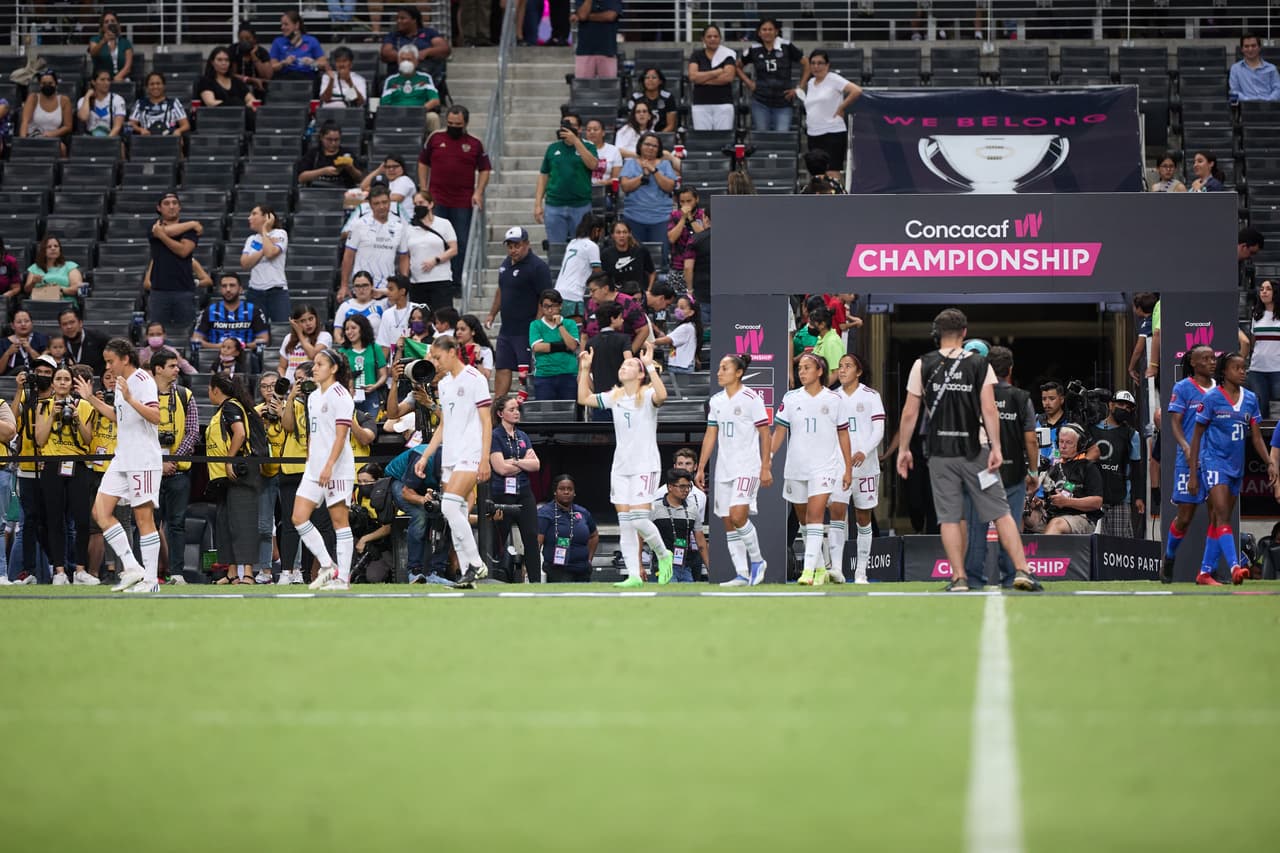 La selección mexicana femenil se jugaba medio boleto al Mundial en su segundo partido del Premundial de Concacaf tras haber caído con Jamaica. El Tri tenía que vencer a Haití para encarar el juego ante Estados Unidos con relativa calma.