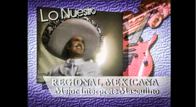 El premio al Mejor Intérprete Masculino en la categoría Música Regional Mexicana fuera para Vicente Fernández, quién no pudo estar presente.