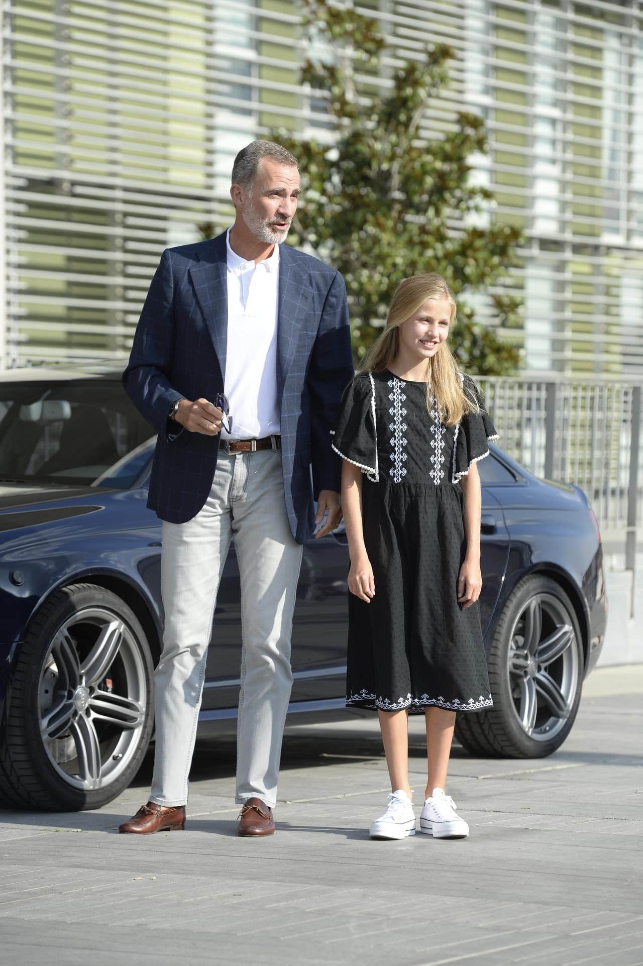 El rey Felipe dijo a la prensa: "Da gusto verle tan bien, tan animado, buena cara y como siempre manteniendo buen humor", mencionó en declaraciones transmitidas por 
<b><a href="http://www.rtve.es/noticias/20190827/rey-juan-carlos-ya-pasado-planta-su-evolucion-sigue-siendo-positiva/1977828.shtml" target="_blank">RTVE</a></b>.