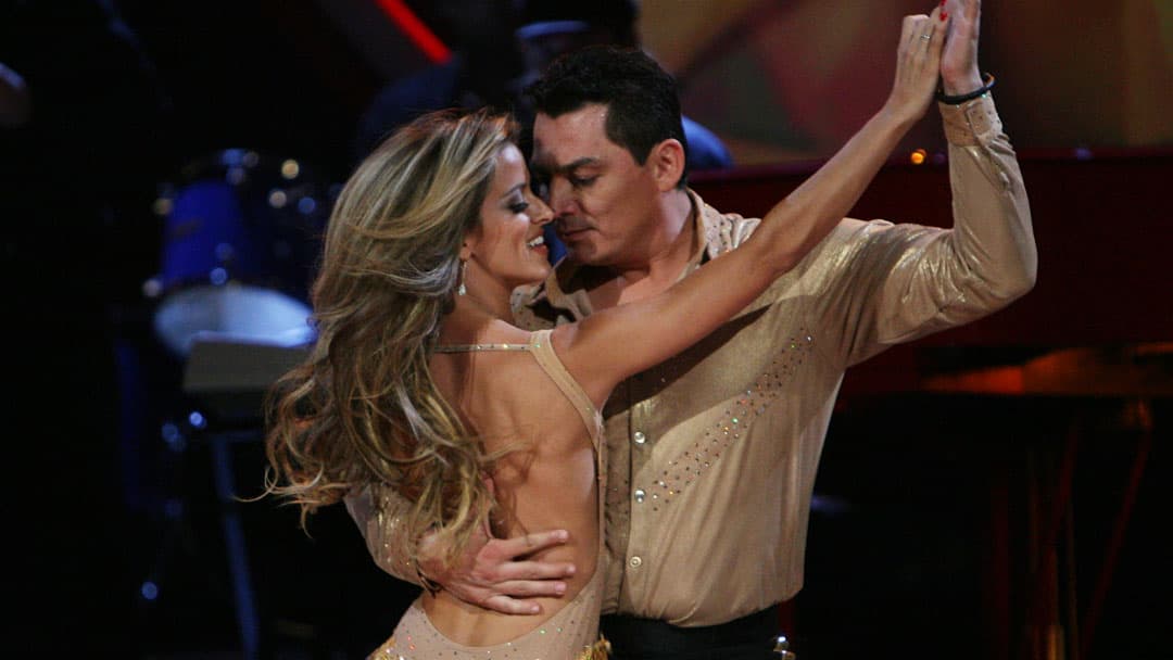 José Manuel Figueroa tiene aparatoso accidente de caballo en México