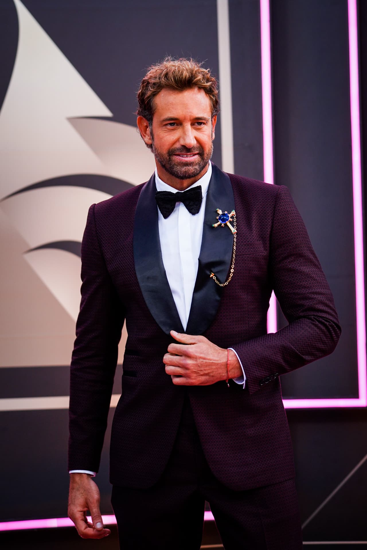 "¿Sabes quién va a disfrutar muchísimo esta presentación?", dijo Soto a Chiqui. "Mis hijas Elissa y Miranda que nos están viendo desde México”. "Les mando un beso, nenas. ¡Las amo con todo mi corazón", agregó el actor.
<br>