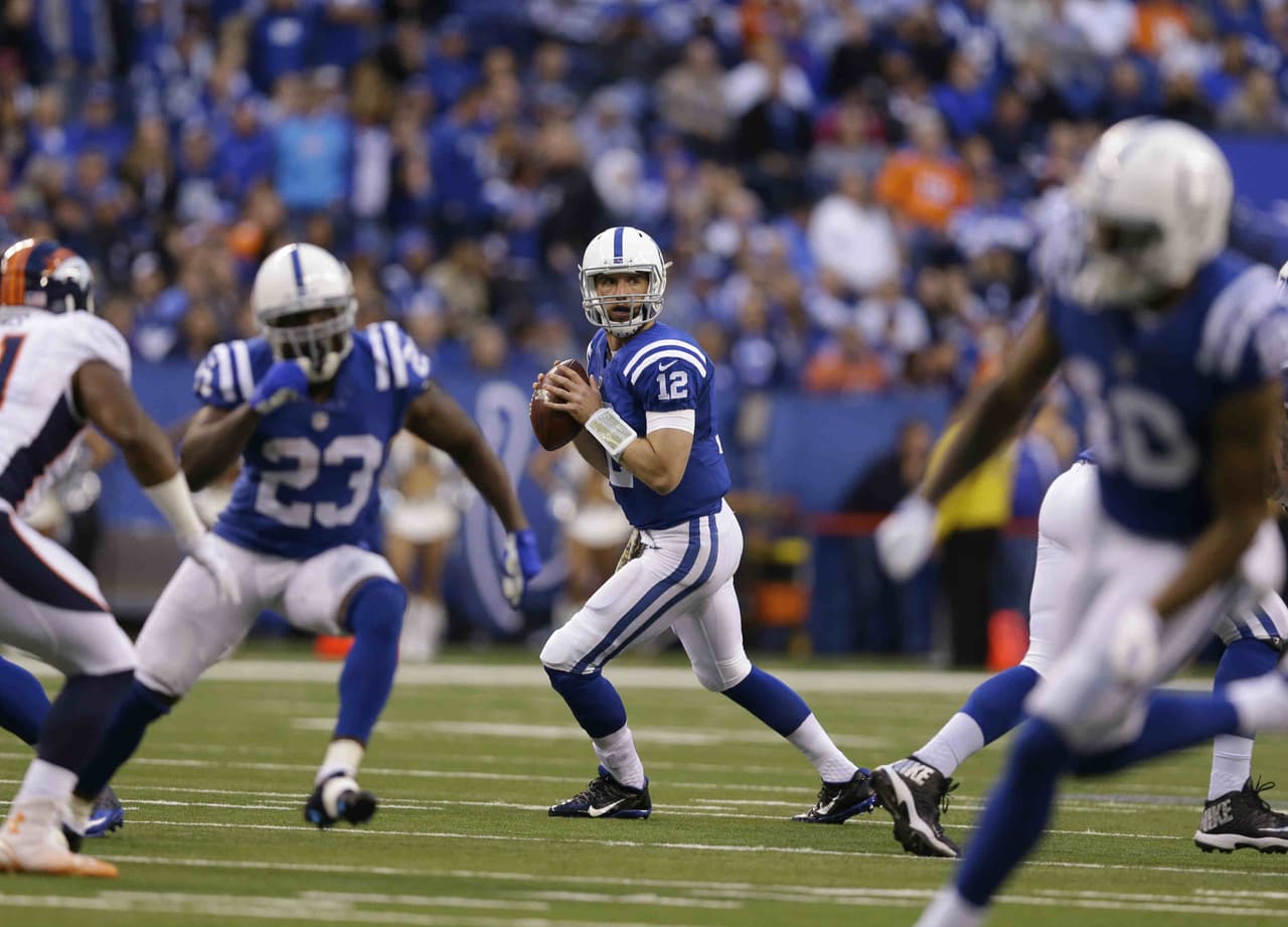 Los Indianapolis Colts vencieron 27 - 24 a los Denver Broncos para quitarles el invicto, Peyton Manning no pudo romper el récord de yardas por pase.