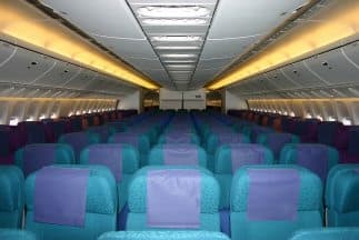Foto del interior de un boeing 777-2H6. Tomada de Twitter.