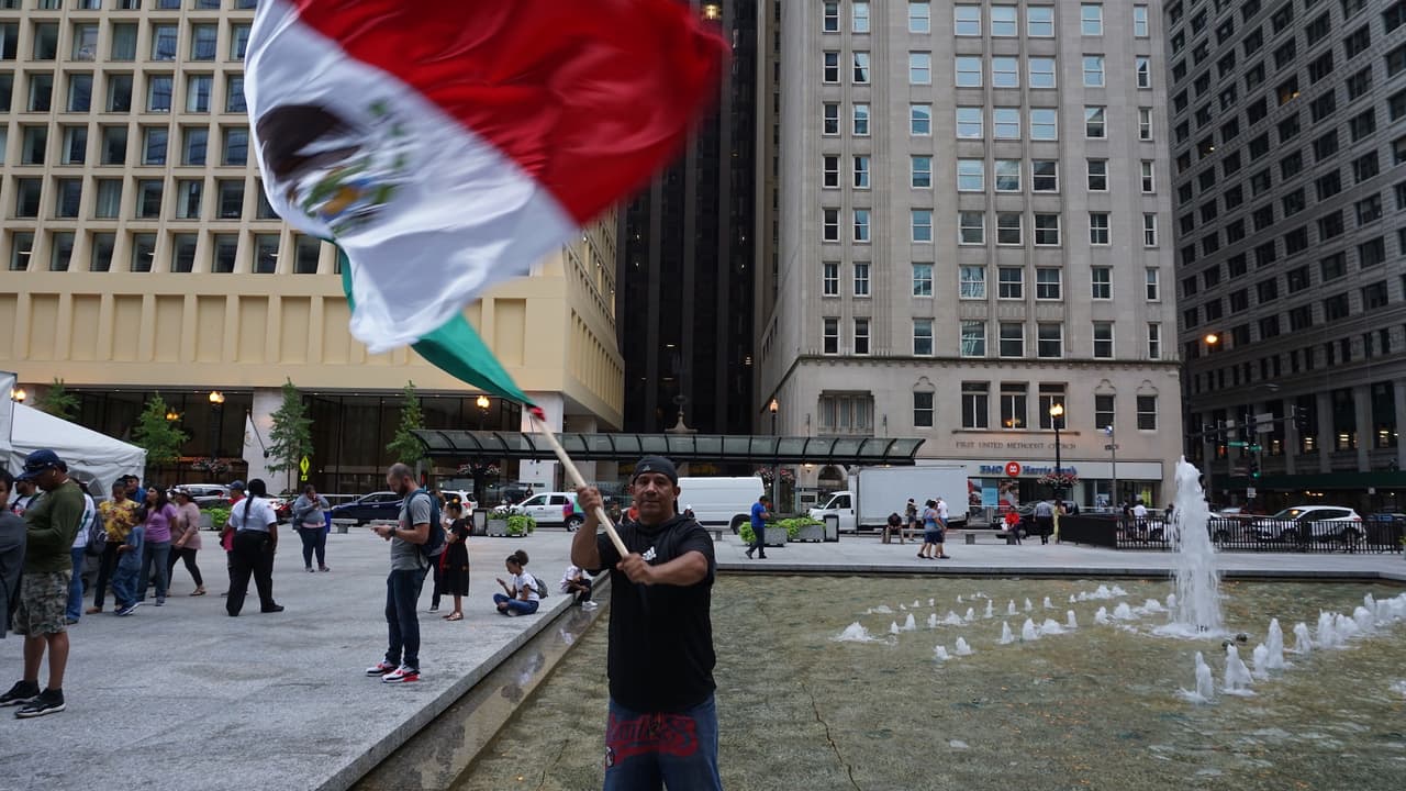 Residentes de distintos barrios de Chicago como Albany Park y La Villita llegaron al evento organizado por la Sociedad Cívica Mexicana para dar El grito.