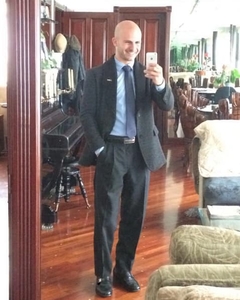 Su etapa de galán juvenil quedó en el pasado.