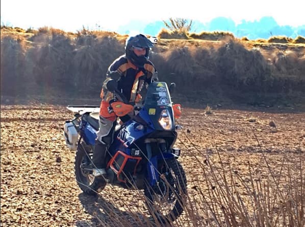 Y de vez en cuando comparte sus experiencias con sus seguidores.