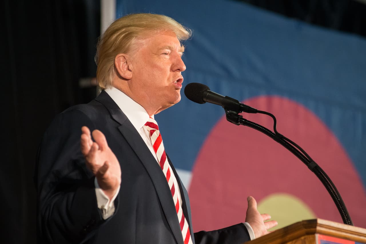 Trump promete que limitará los mandatos de los congresistas a 6 años y de los senadores a 12.