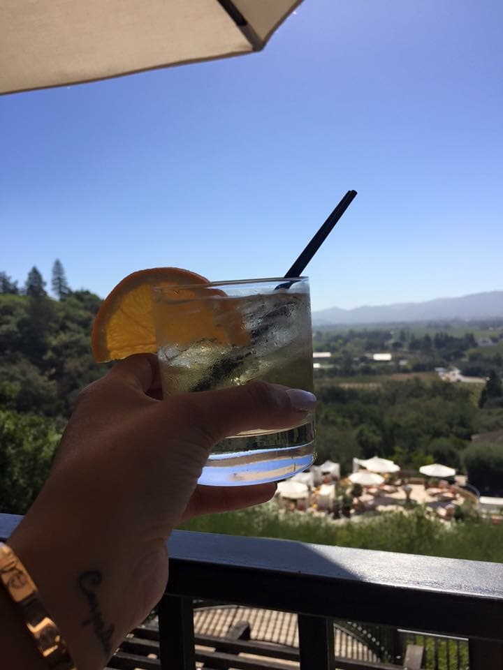 Nada mejor que un rico Atxa Vino Vermouth Blanco @ Auberge du Soleil