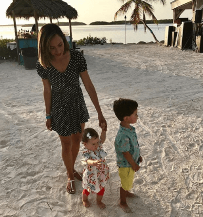 Nada como un paseo por la playa con los más pequeños de la casa.