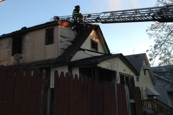 Se registra un grave incendio en una vivienda en el vecindario de Roseland