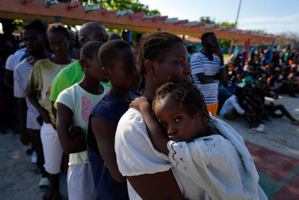 Una embarcación con más de 800 haitianos que buscaban llegar a Estados Unidos recaló el miércoles en una localidad del centro de Cuba.
