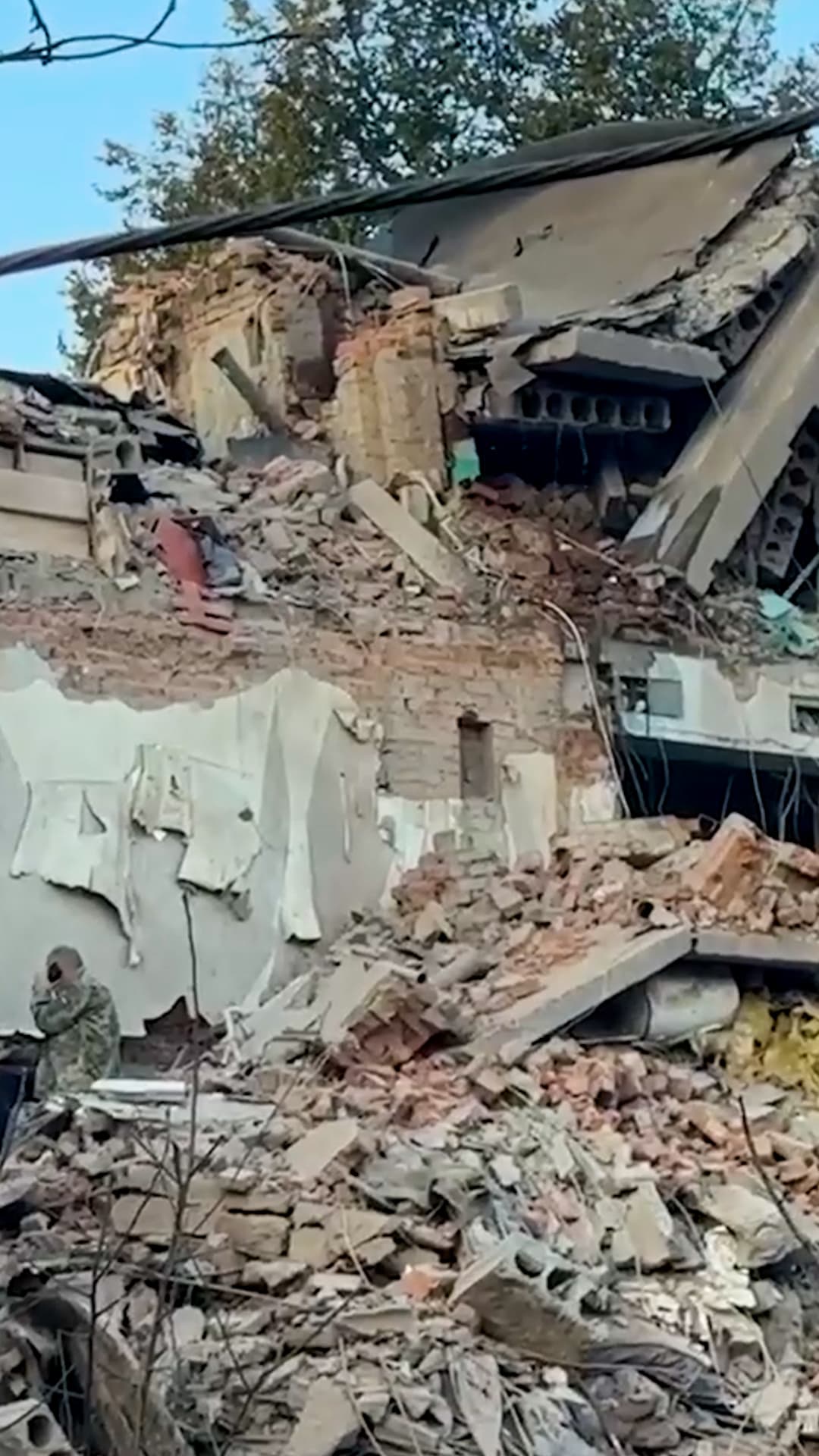 Un ataque ruso contra un residencial en Ucrania dejó cerca de 50 personas heridas y al menos 14 muertos