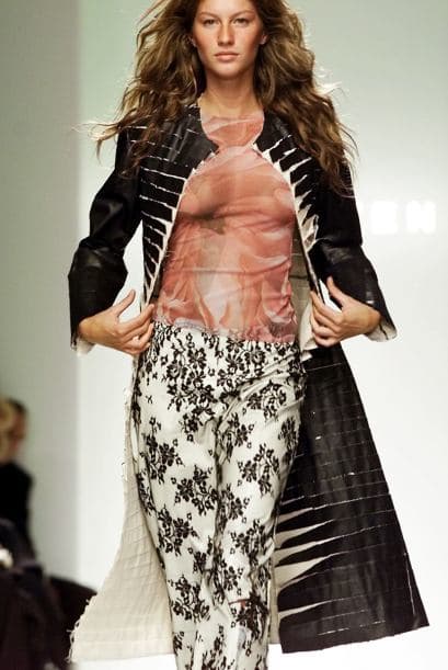 Después de ser descubierta por un cazatalentos, Gisele Bündchen comenzó con su carrera de modelo.