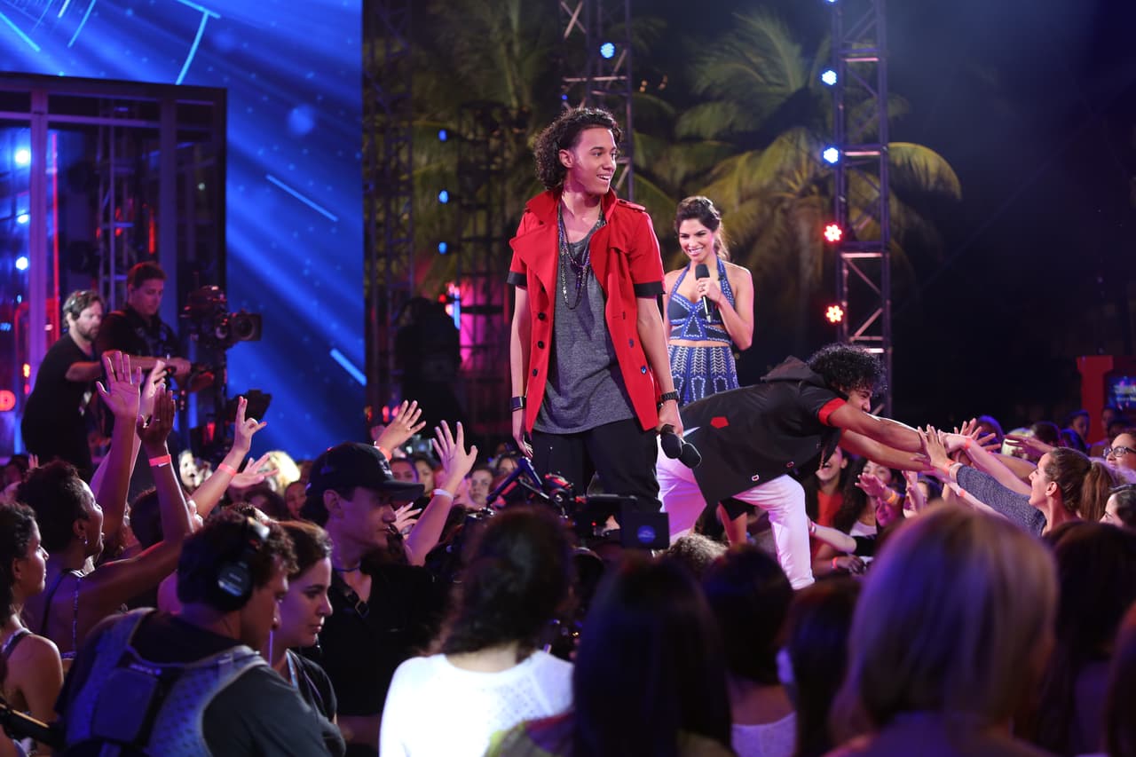 La música corre por las venas de estos hermanos dominicanos que audicionaron en Los Ángeles. En la segunda fase, los jueces los separaron y ahora es Richard quien cumple el sueño por los dos.