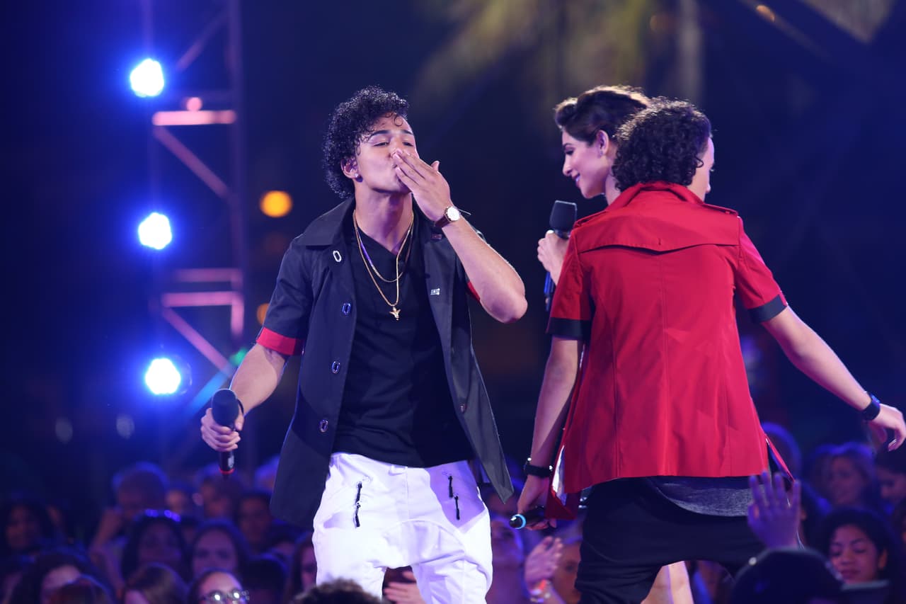 La música corre por las venas de estos hermanos dominicanos que audicionaron en Los Ángeles. En la segunda fase, los jueces los separaron y ahora es Richard quien cumple el sueño por los dos.