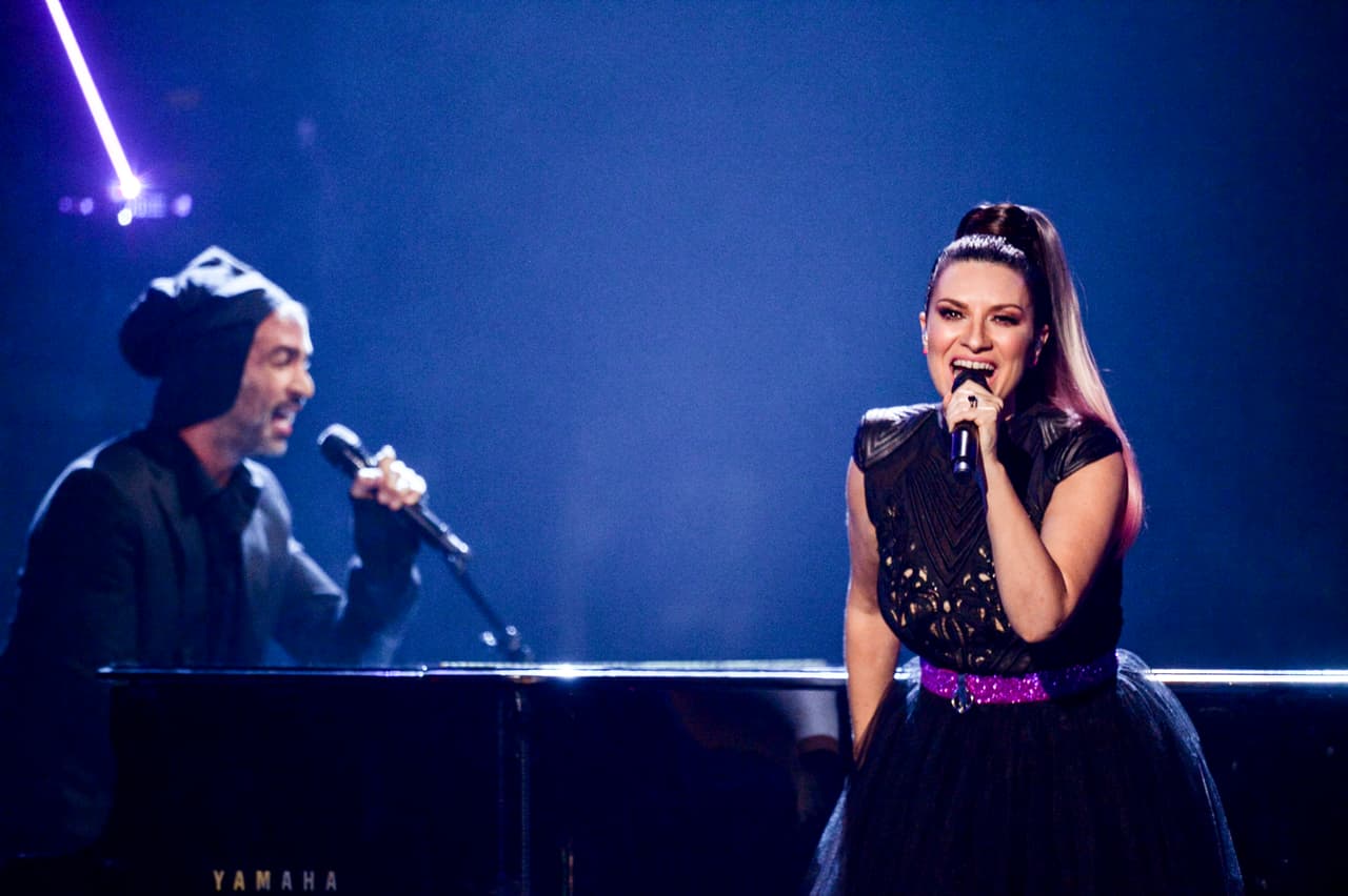 Laura Pausini interpretó con el líder de Camila el gran éxito 'Mientes'.