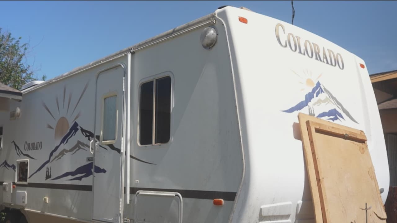 Familia denuncia presunta estafa tras comprar casa rodante por Facebook en California
