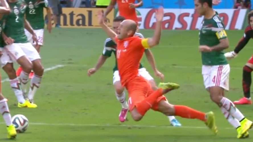 Tuitero pasó del #NoEraPenal contra Holanda al #NoEraPenal ante Brasil