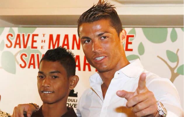Niño sobreviviente del Tsunami en Indonesia cerca de ser futbolista profesional