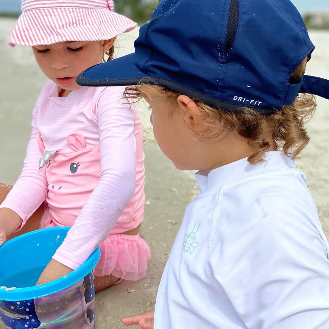 La pequeña, de cinco años de edad, y el varoncito, de casi tres años, son fruto del amor del conductor y la actriz y modelo mexicana Cristy Bernal.