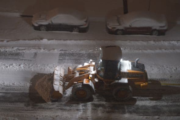 El frío también golpeó los negocios. El Departamento de Comercio report´ño que que las ventas minoristas de enero cayeron 0,4 por ciento.