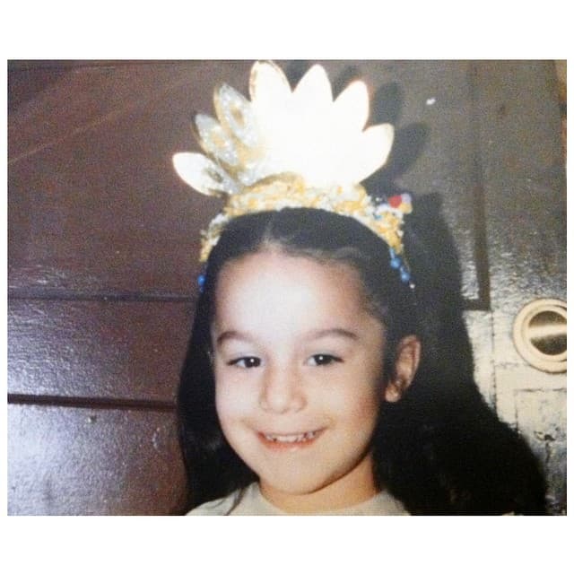 En su adolescencia, Victoria Ortiz obtuvo una beca para estudiar canto, baile, actuación, manejo escénico e historia del arte.