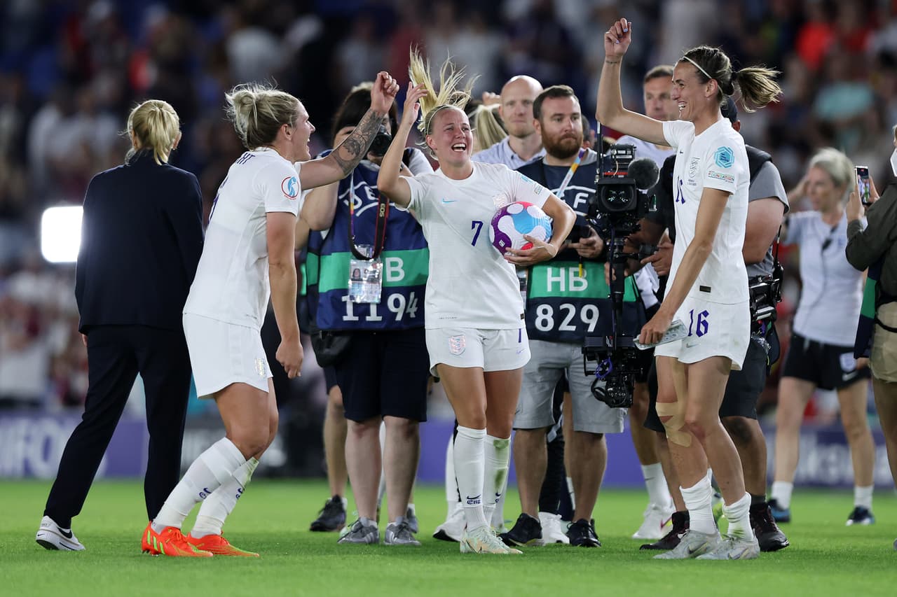 Inglaterra se apuntó la goleada más grande en la historia de la Euro Femenina con un 8-0 a Noruega.