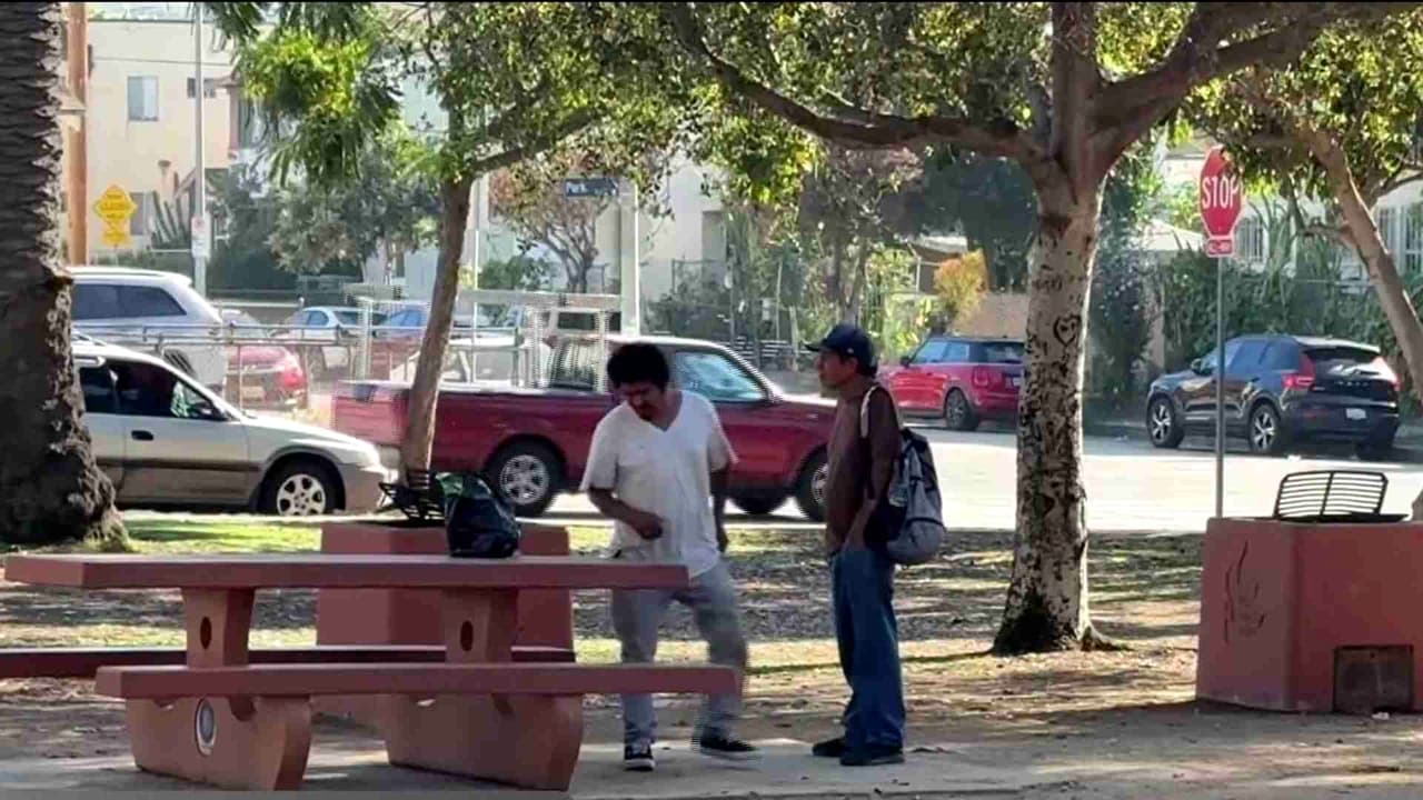 Polémica por los campamentos de indigentes en Los Ángeles
