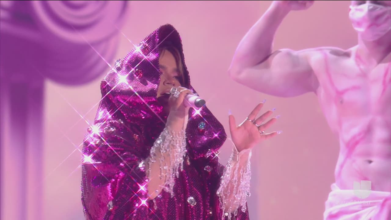 A las nuevas generaciones, a esos niños y jóvenes que "ahora ven tv y sueñan en grande" les recomendó que "amen el proceso, (recuerden) que el sufrimiento de hoy es la experiencia de mañana".